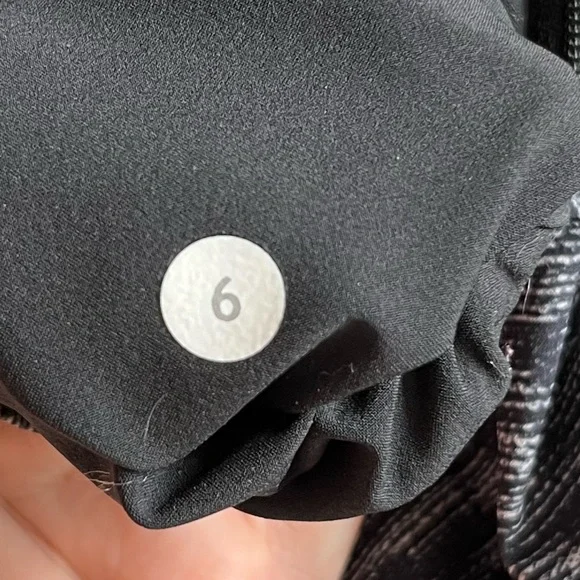 Lululemon Runderful Pants - Picture 9 of 13